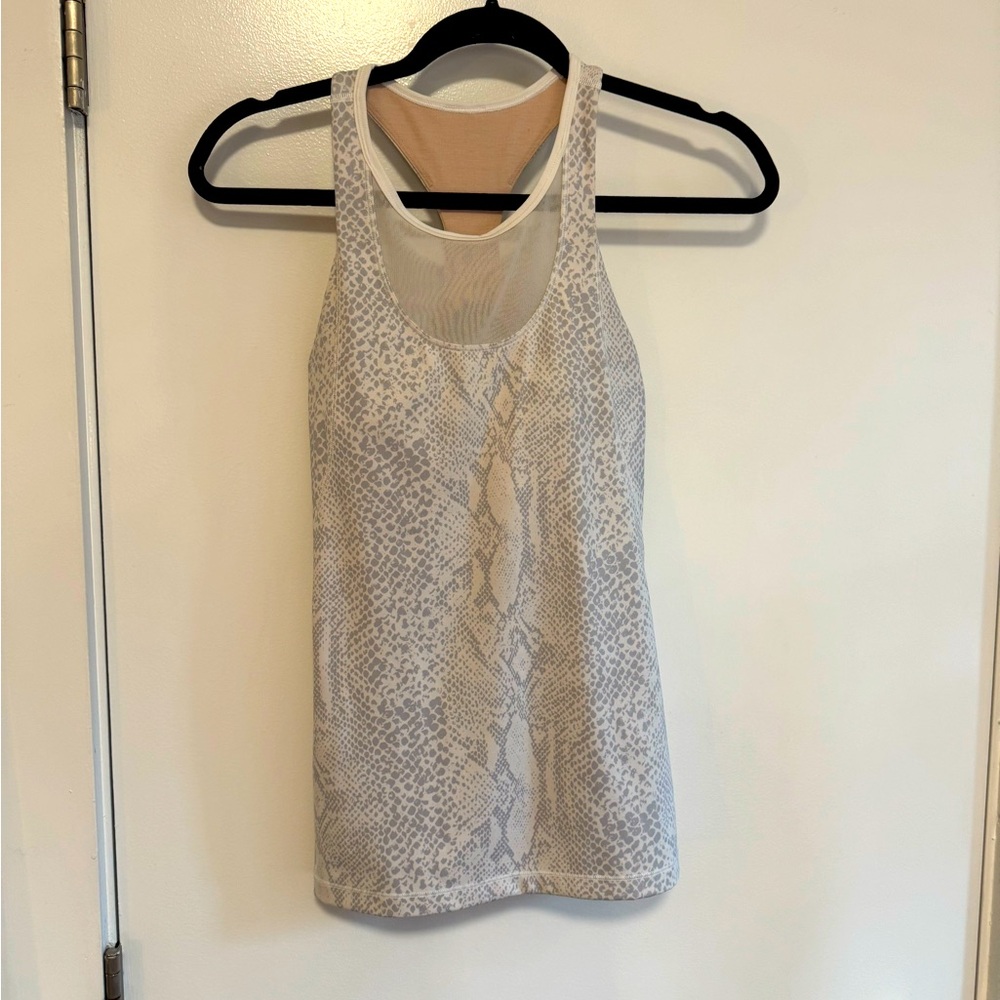 Lululemon athletica mesh with me tank top white grey gray snakeskin print size 4 - Picture 4 of 6